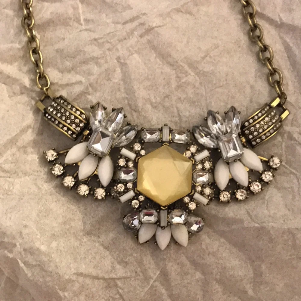 Vintage Style Bling Statement Necklace - Picture 4 of 12